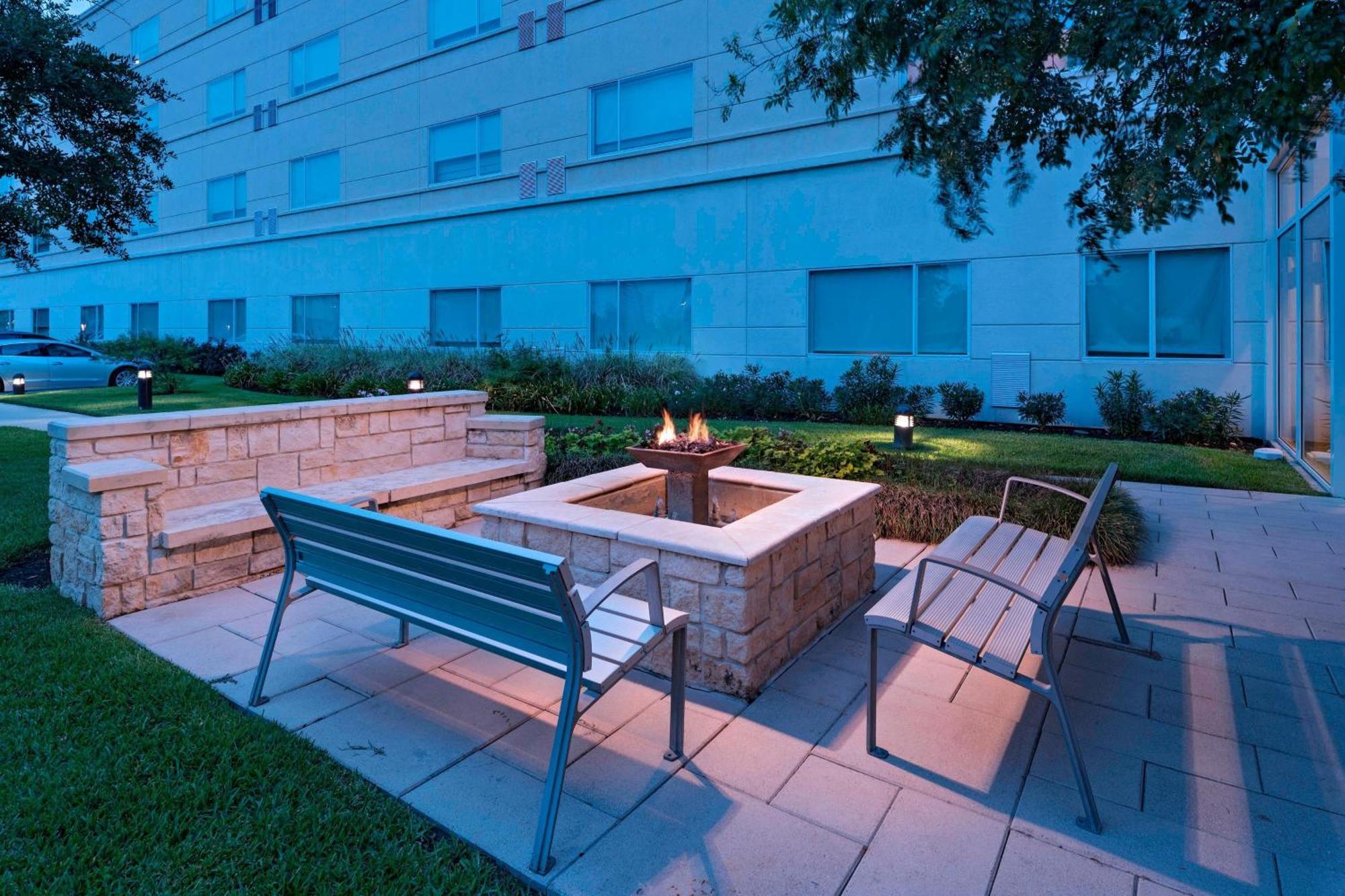 Element Houston Vintage Park Hotel Exterior photo